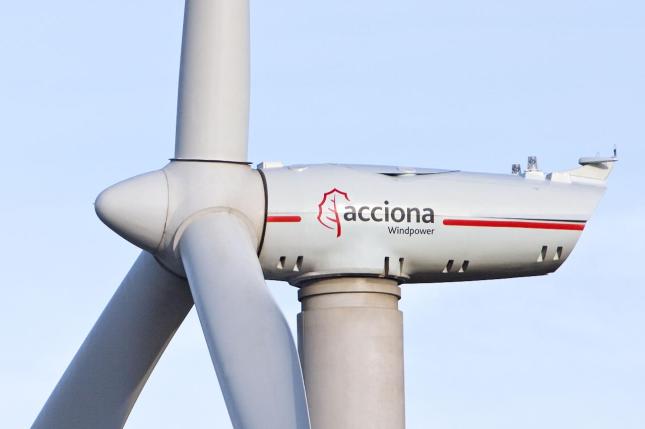 Acciona dejará de invertir en energías renovables en España