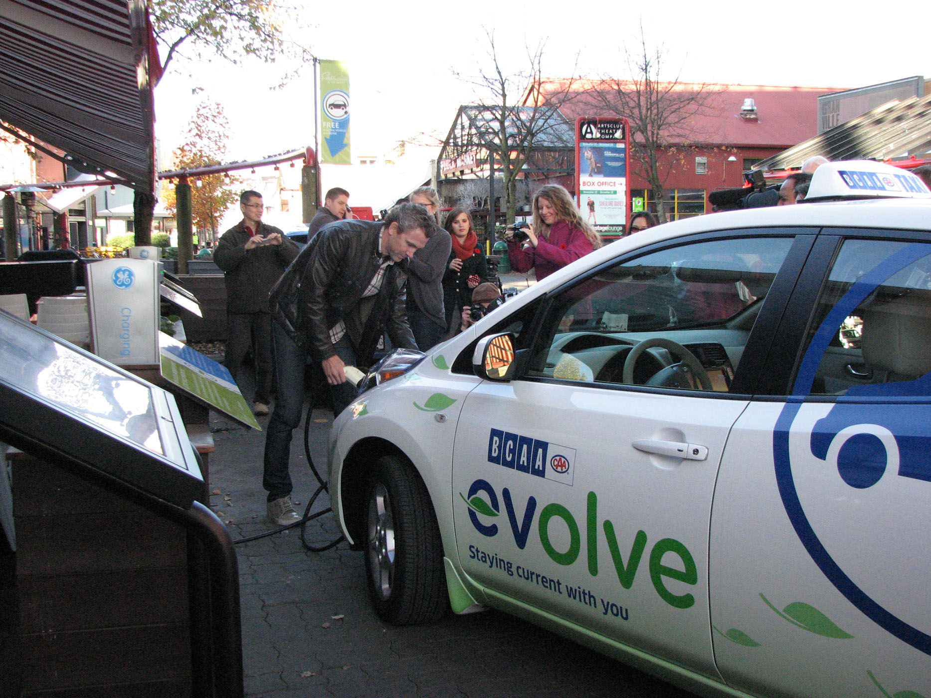 Barcelona apuesta por el coche eléctrico