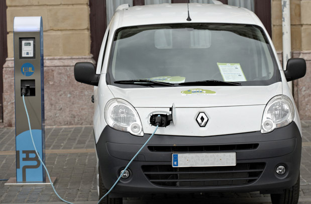 Coche eléctrico: Pamplona apuesta por los vehículos eléctricos