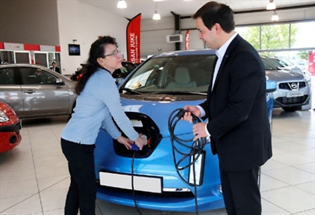 El coche eléctrico Nissan LEAF supera el hito de los 10.000 vehículos eléctricos vendidas en Europa