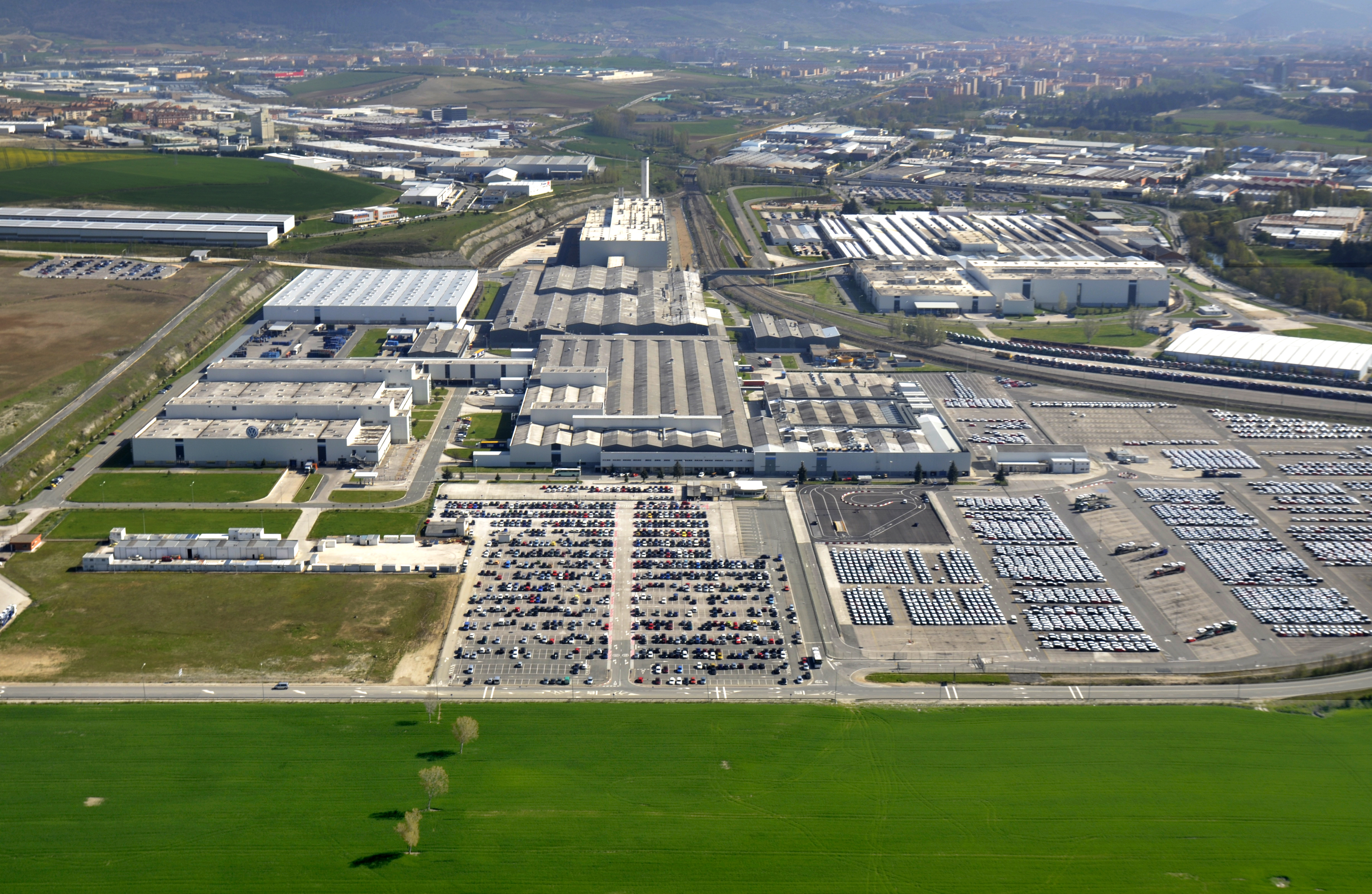 Acciona suministrará electricidad de energías renovables (eólica, termosolar y fotovoltaica) a las plantas de  SEAT y Volkswagen en España