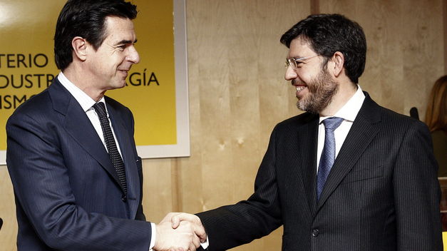 Soria recorta a las energías renovables 2.261 millones de euros en 2014