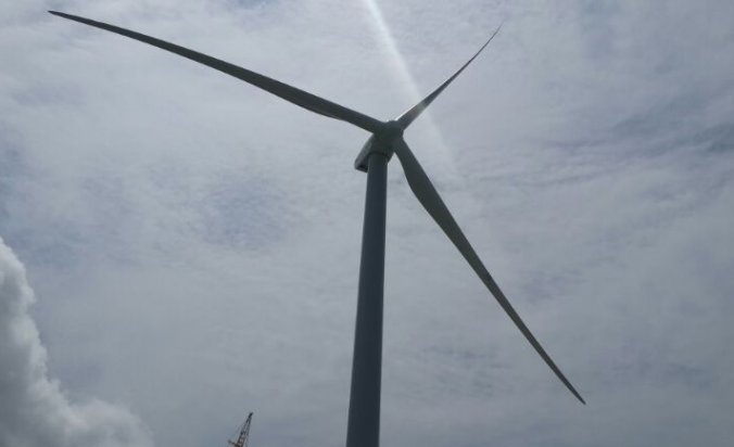 Eólica en Panamá: instalan los primeros aerogeneradores Goldwind del parque eólico de Penonomé