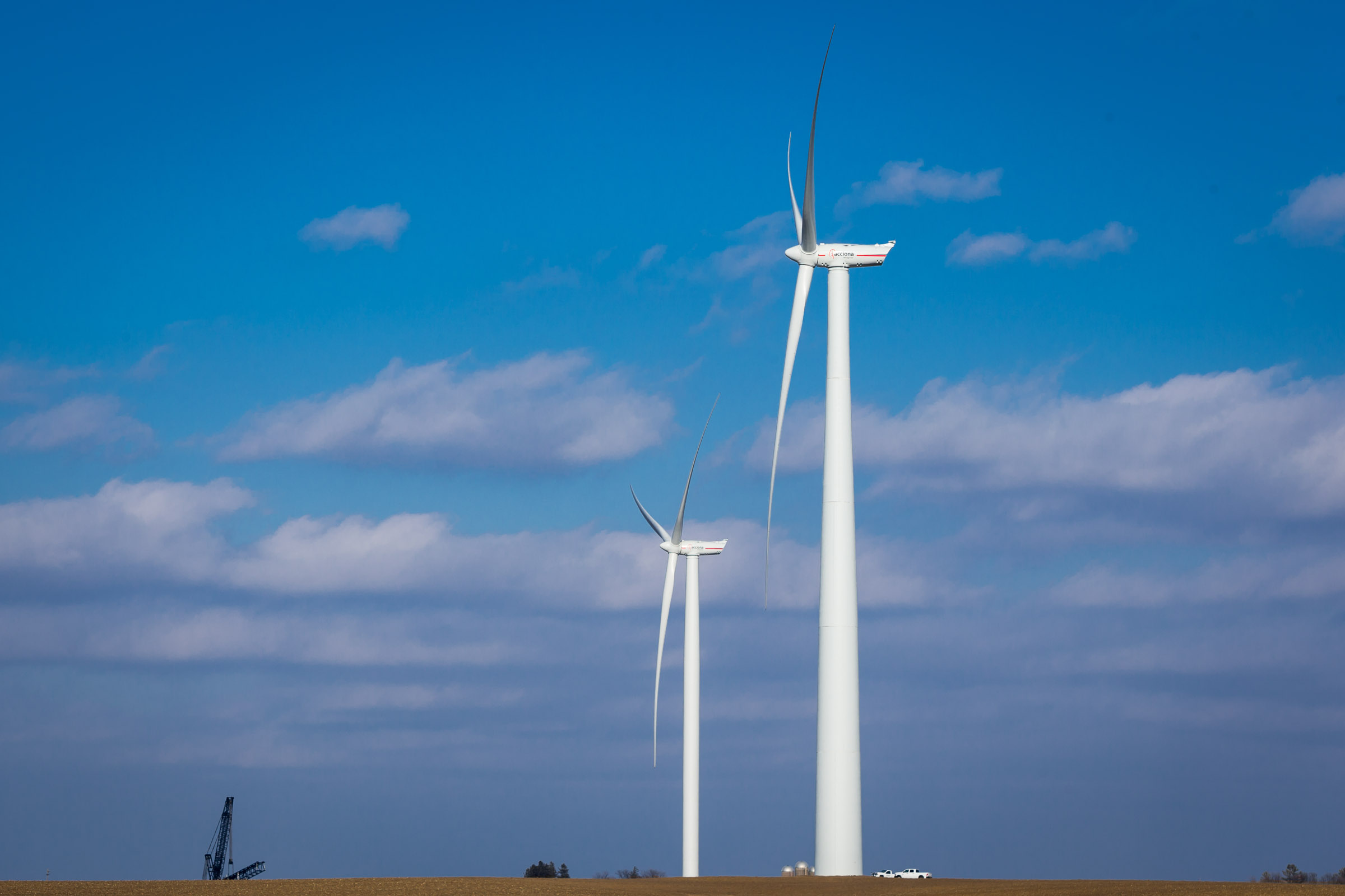 Eólica y energías renovables: Bolivia recibe los aerogeneradores de su primer parque eólico