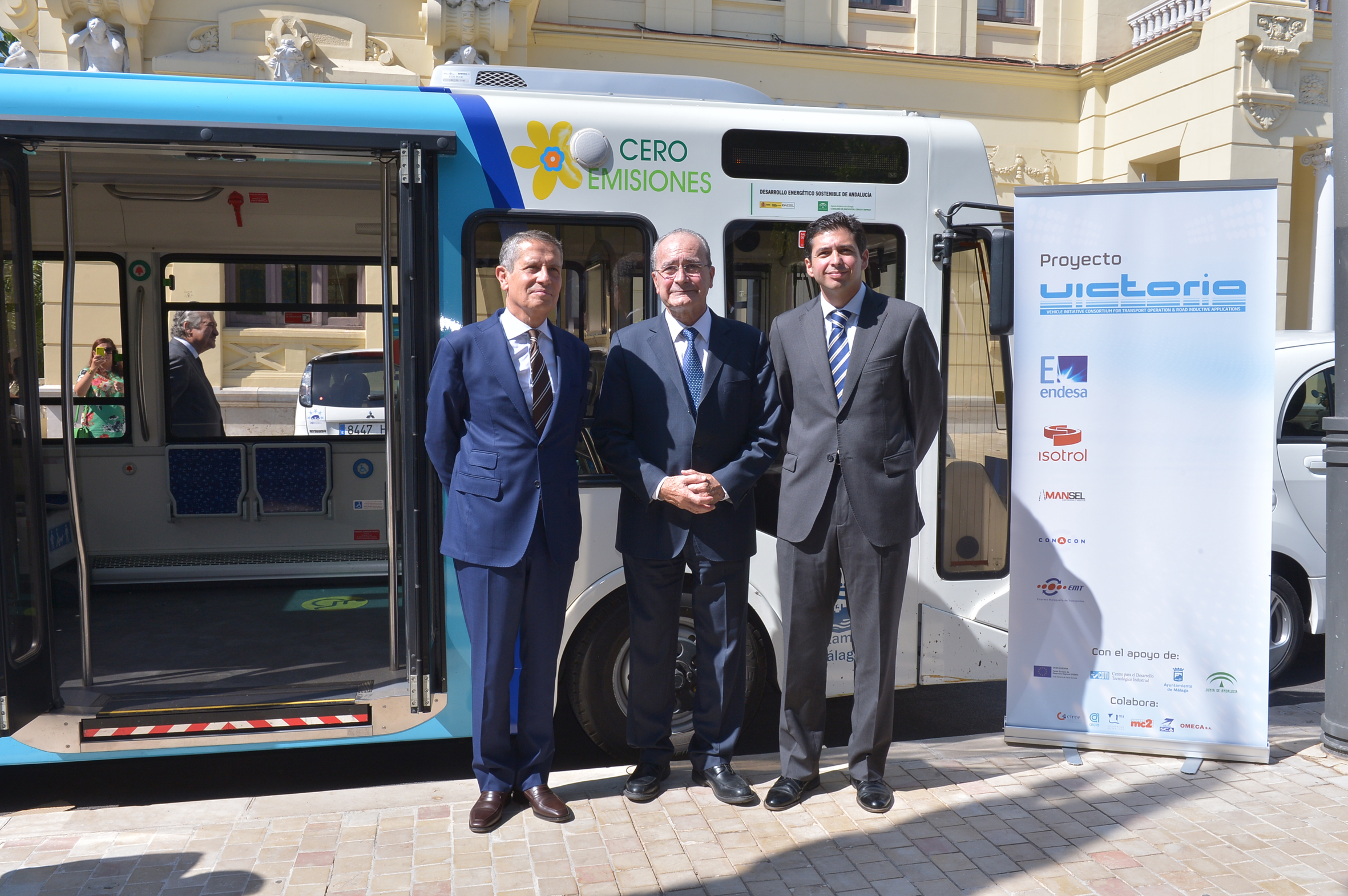 Vehículo eléctrico: Endesa desarrolla en málaga un sistema para cargar un autobús eléctrico en movimiento y sin cables