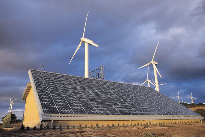 Primeros 100 megavatios de energías renovablesde El Salvador, eólica y energía solar