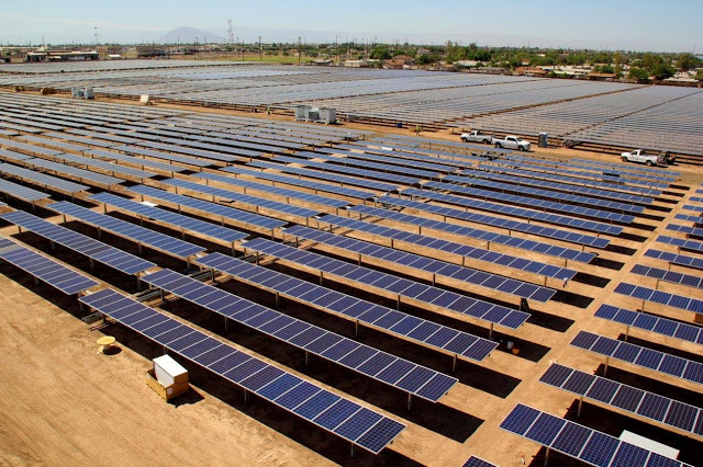 Energías renovables: central de energía solar fotovoltaica de la Termosolar Abengoa  en California