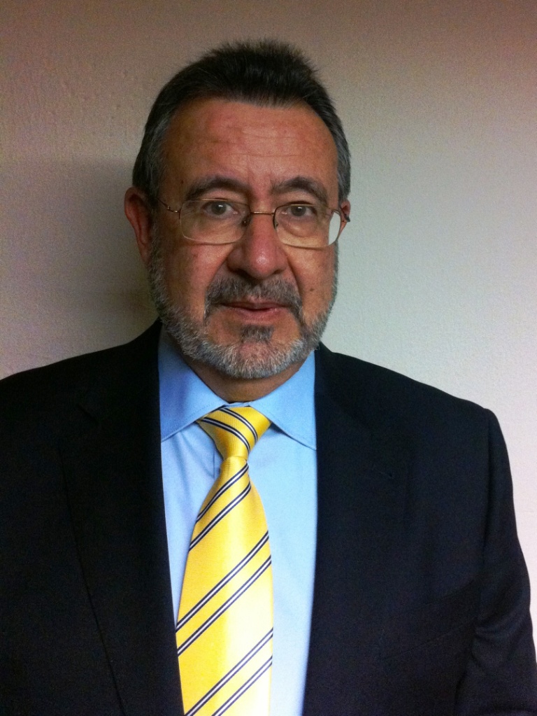 http://www.evwind.com/wp-content/uploads/2014/01/Luis-Crespo.jpg