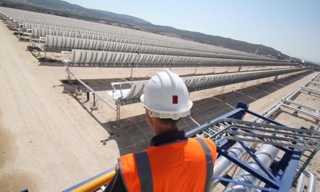 Energía solar y energías renovables: Alberto Fabra inaugura en Villena la central termosolar