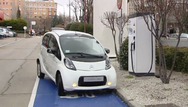 Coche eléctrico: Madrid instala una metrolinera para vehículos eléctricos