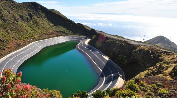 El Hierro se autoabastece con eólica y energías renovables