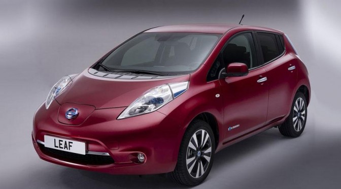 Vehículo eléctrico: Entregan el primer coche eléctrico Nissan LEAF en México