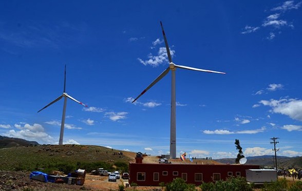 Conectan parque eólico en Cochabamba