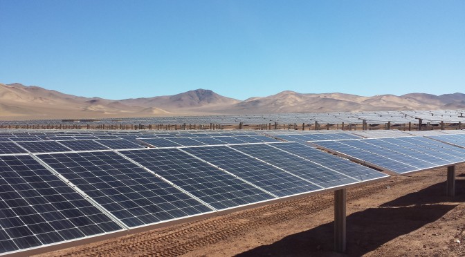 Energías renovables aumentan su participación en la producción de electricidad en Chile