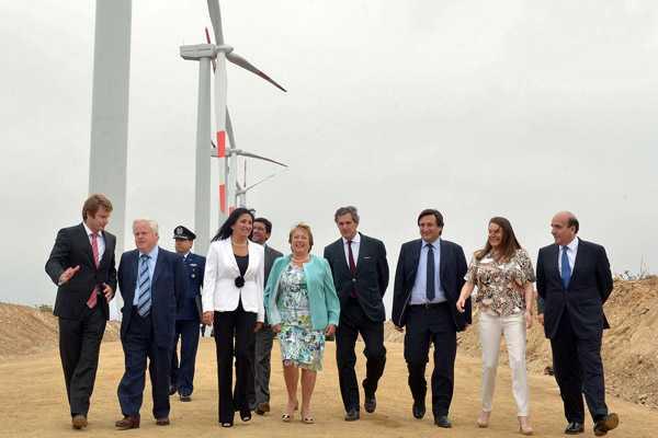Eólica en Chile: Presidenta Bachelet inaugura parque eólico con aerogeneradores de Acciona.