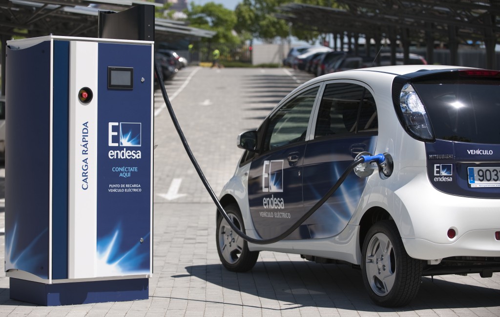 Coche eléctrico: Endesa da una segunda vida a las baterías de los coches eléctricos.