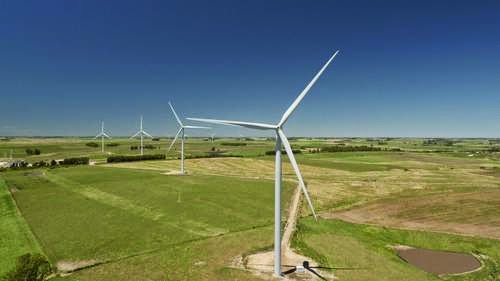 Los molinos de viento siguen siendo un objetivo