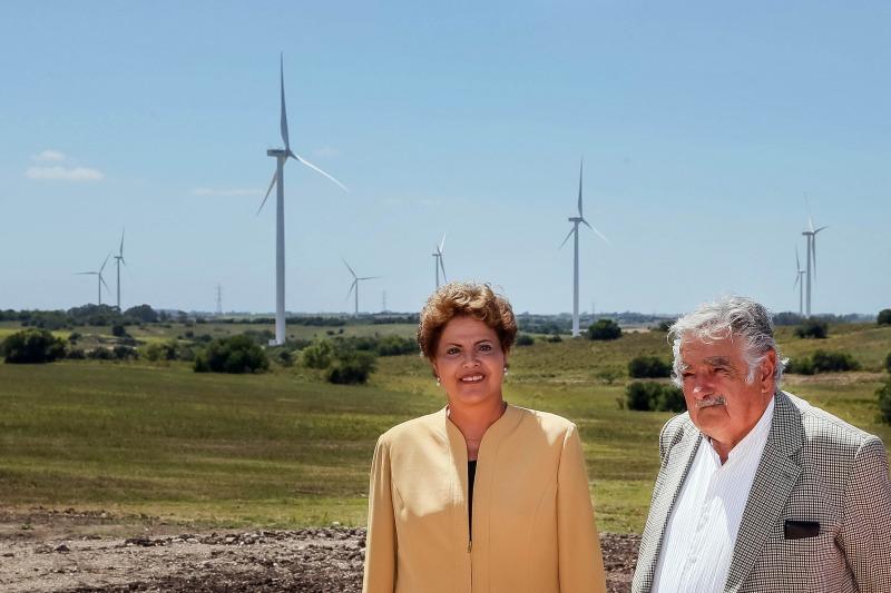 Eólica y energías renovables en Brasil: presidenta Dilma Rousseff conecta el mayor complejo eólico de Latinoamérica.