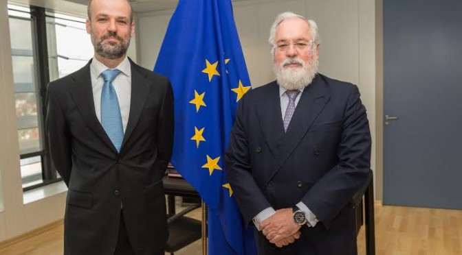 Miguel Arias Cañete recibe al Director General de CENER en Bruselas