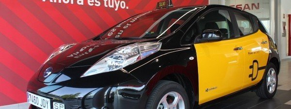 El vehículo eléctrico Nissan Leaf se incorpora a la flota de taxis de Barcelona