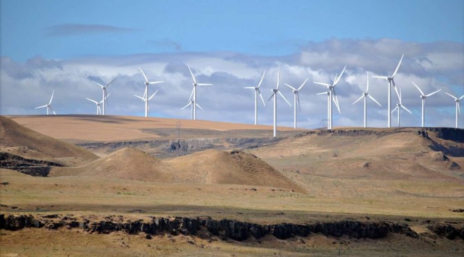 Irán inaugura su mayor central de energía eólica