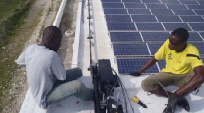 Proyecto de energía solar iluminará pueblos de Haití