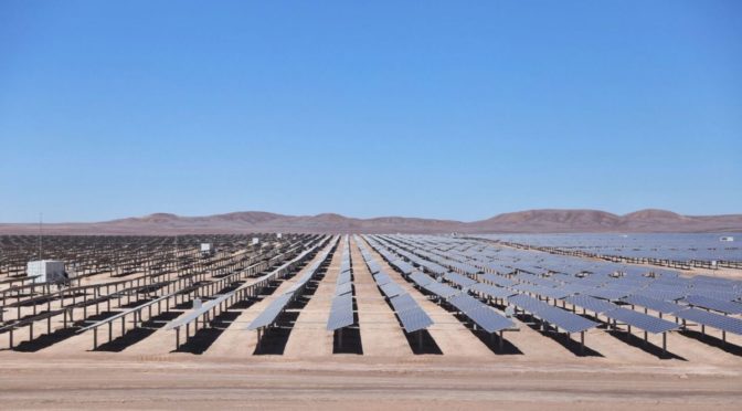 Cerro Dominador en Chile, de Abengoa, conecta sus primeros 62 MW