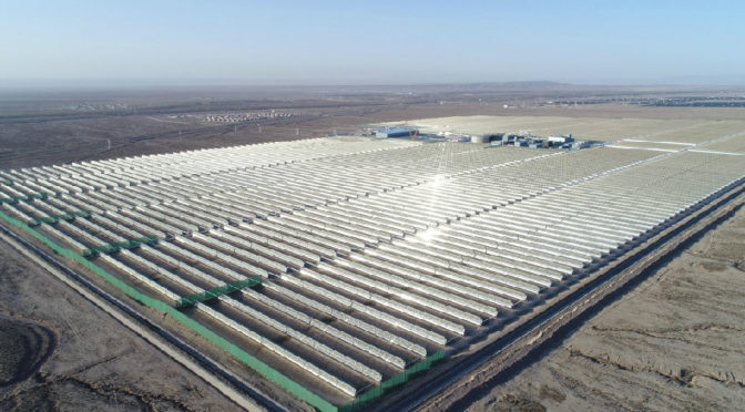 Entra en funcionamiento la primera gran termosolar comercial de China