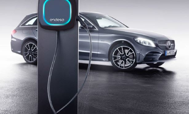 Endesa y Mercedes-Benz España han extendido a los vehículos eléctricos EQ Power su acuerdo para la instalación de puntos de carga