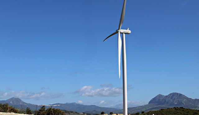 El Parque Eólico El Tesorillo de Naturgy instala sus primeros aerogeneradores