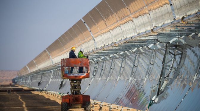 Israel inaugura la gran central termosolar de Negev