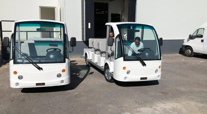 Movelco entrega dos minibuses eléctricos a Bahco para su fábrica de Vitoria