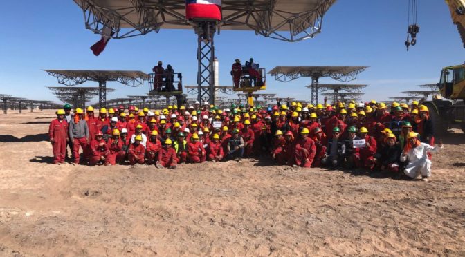 Abengoa y Acciona celebran el último heliostato de la termosolar Cerro Dominador