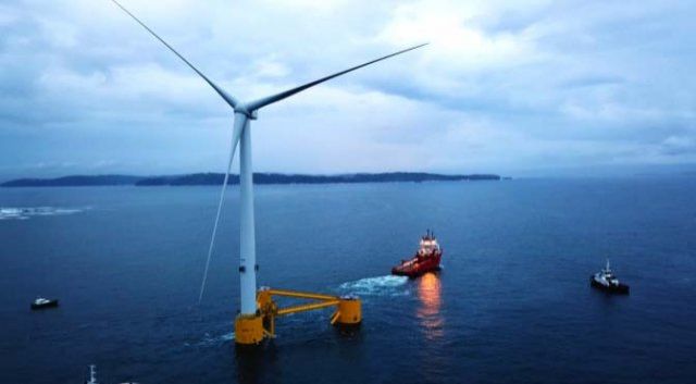 La segunda plataforma del proyecto de eólica WindFloat Atlantic parte de Ferrol a Viana do Castelo