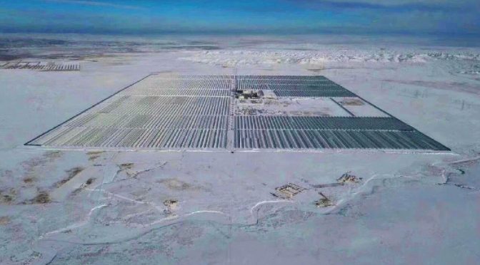 La termosolar de canal parabólico más grande de China de 100 MW conectada a la red