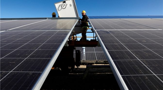 Iberdrola firma el primer préstamo energético en Europa vinculado a la reducción del consumo de agua