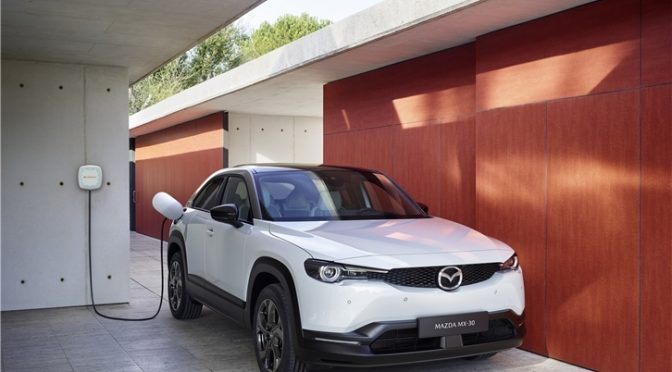 Iberdrola y Mazda firman un acuerdo de colaboración para impulsar la movilidad eléctrica ante el lanzamiento del Mazda MX-30