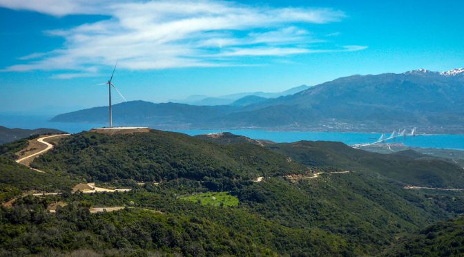 Precio bajo récord en la última subasta griega de energía eólica en tierra