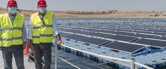 Acciona inaugura la primera central de energía solar fotovoltaica ...