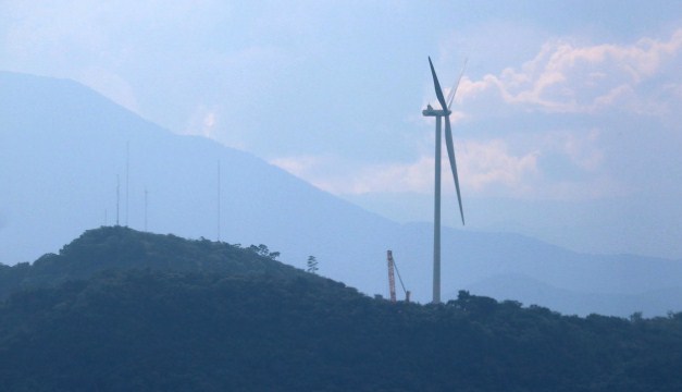 Eólica en El Savador, Ventus instala el primer aerogenerador del parque eólico de Metapán