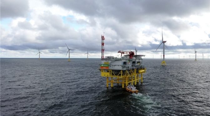 Iberdrola completa las contrataciones de su primera central de energía eólica marina en el canal de La Mancha