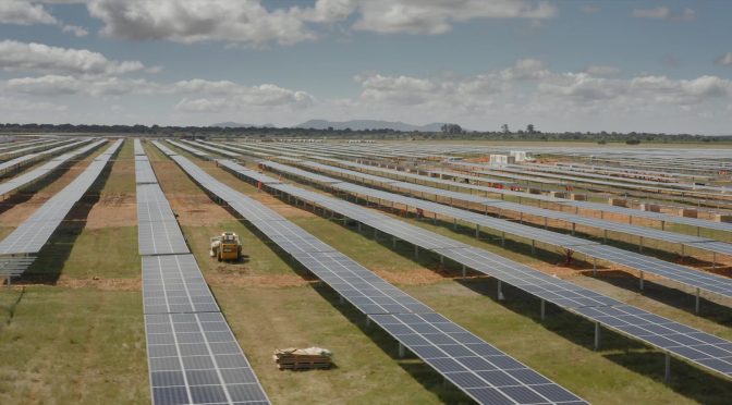 ¿Cómo se construye una central fotovoltaica?