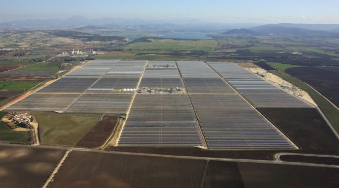 SENER lanza Solgest-1, la primera central híbrida de termosolar con almacenamiento y fotovoltaica de España
