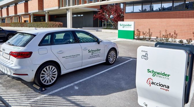 Schneider Electric y Acciona Energía desarrollan la primera microrred industrial en España