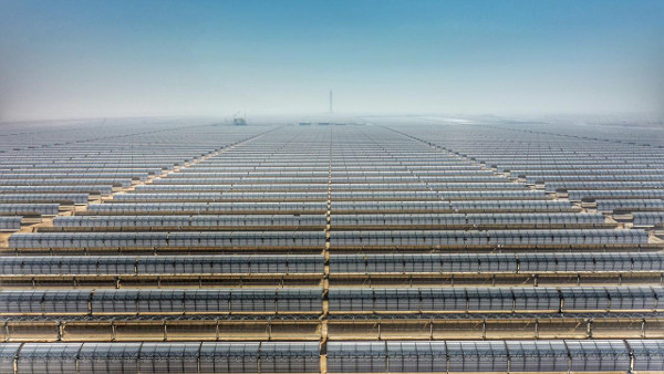 Protermosolar, Abengoa finaliza tres campos solares en la termosolar de Dubái
