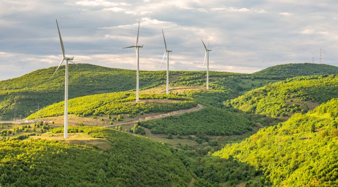 Las medidas de precios rumanas socavan el mercado de la energía eólica