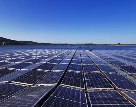 El Consejo Nacional del Agua refrenda la instalación de plantas  fotovoltaicas flotantes en embalses de dominio público hidráulico