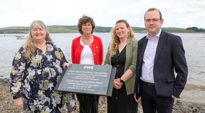 La eólica terrestre más grande de RWE en el Reino Unido celebra su inauguración oficial