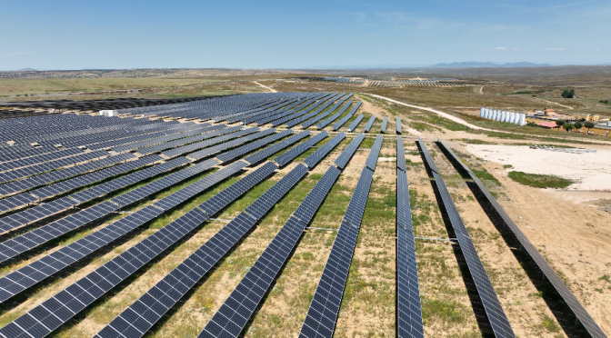 Naturgy pone en marcha la primera fotovoltaica de la compañía en Extremadura
