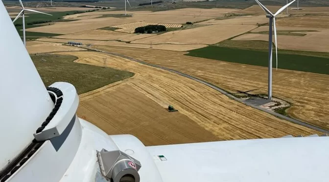 Generan el 10% de la electricidad de Argentina: cómo son los aerogeneradores que producen energía eólica para 2,7 millones de hogares